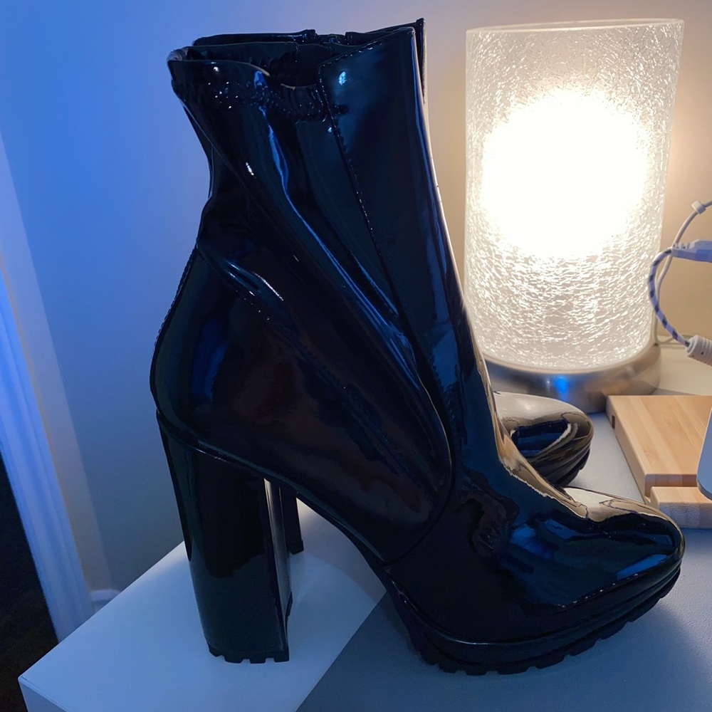 Aldo lug sole boots